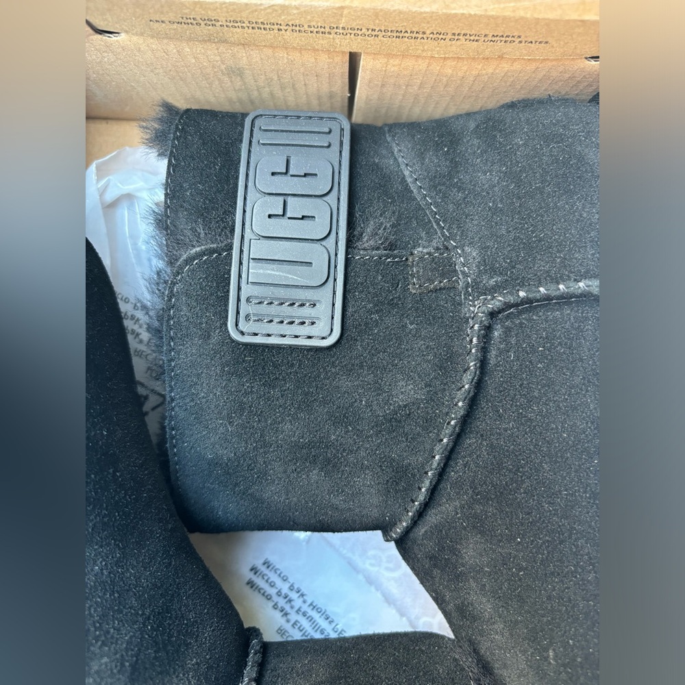 UGG Bailey Mini Logo Strap Bootie - Picture 10 of 10